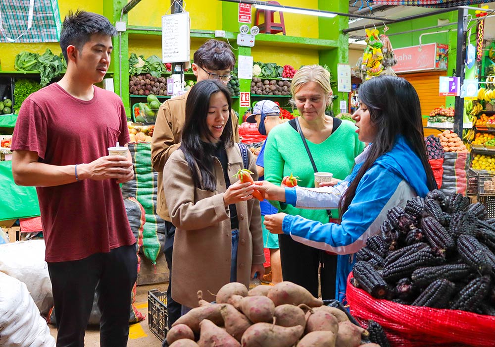 Local Market Tour in Lima by Haku Tours